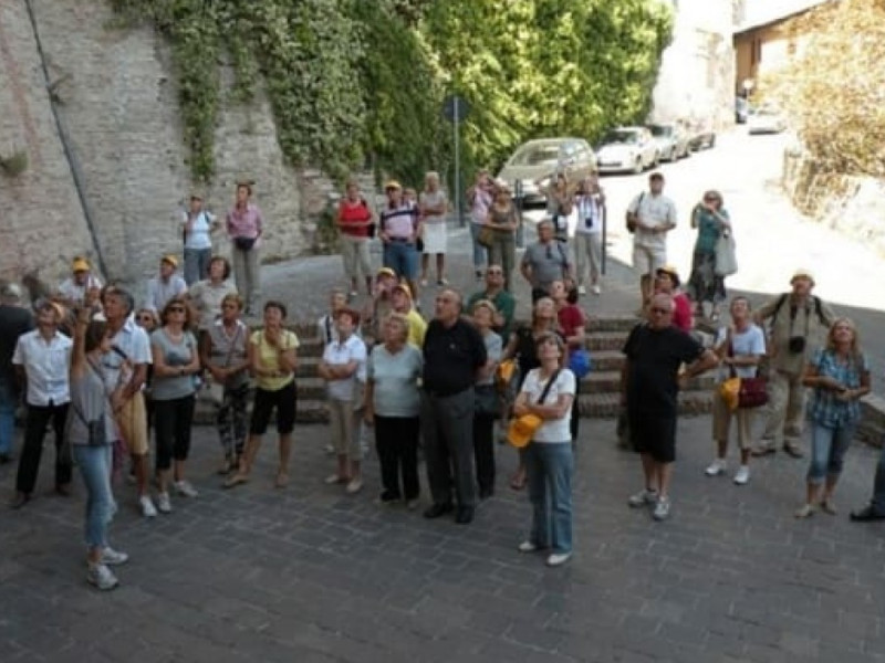 Noleggio auricolari per visita guidata ad Assisi