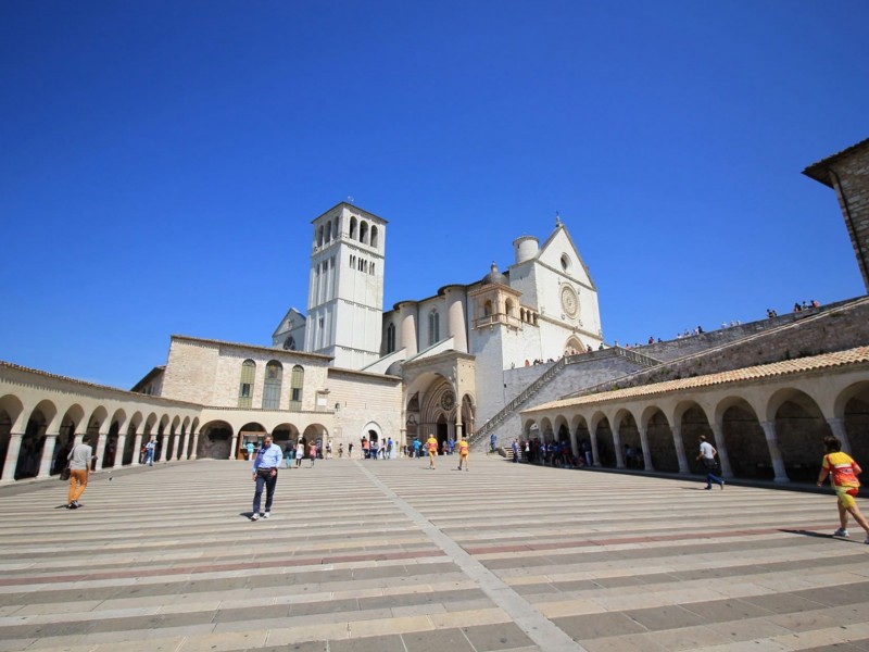 Basilica of Saint Francis tour - 1 hour guided tour